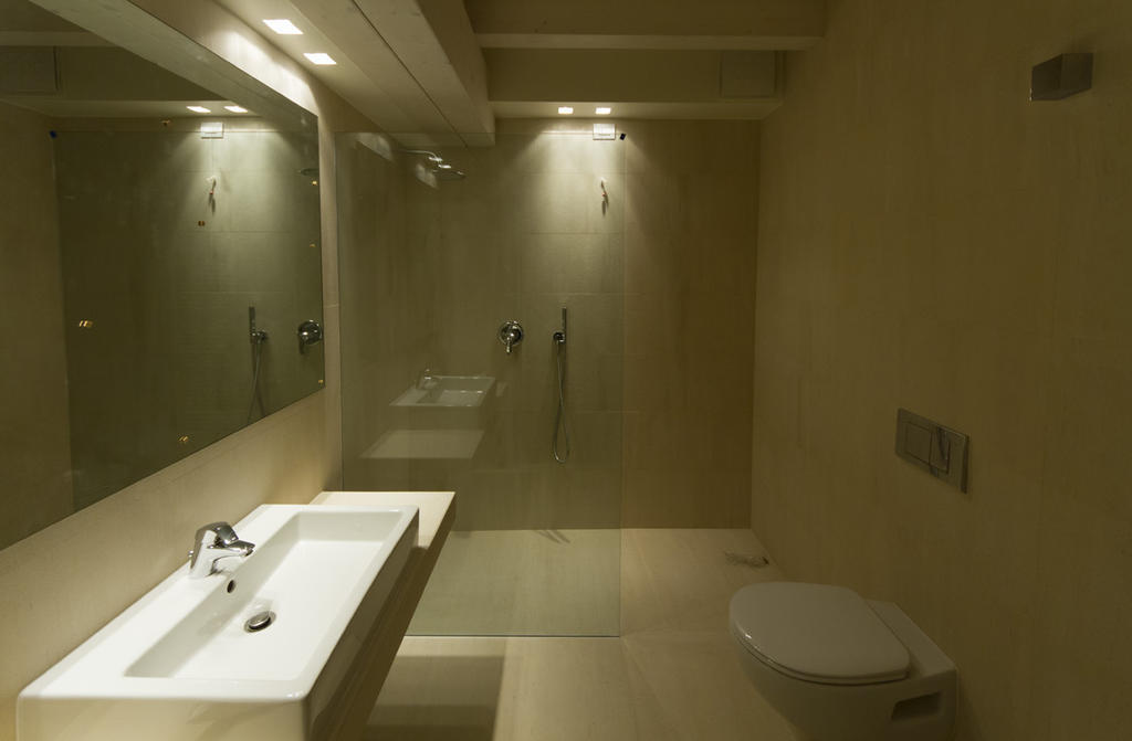 Ferienwohnung La Casa Del Porto Lovere Zimmer foto