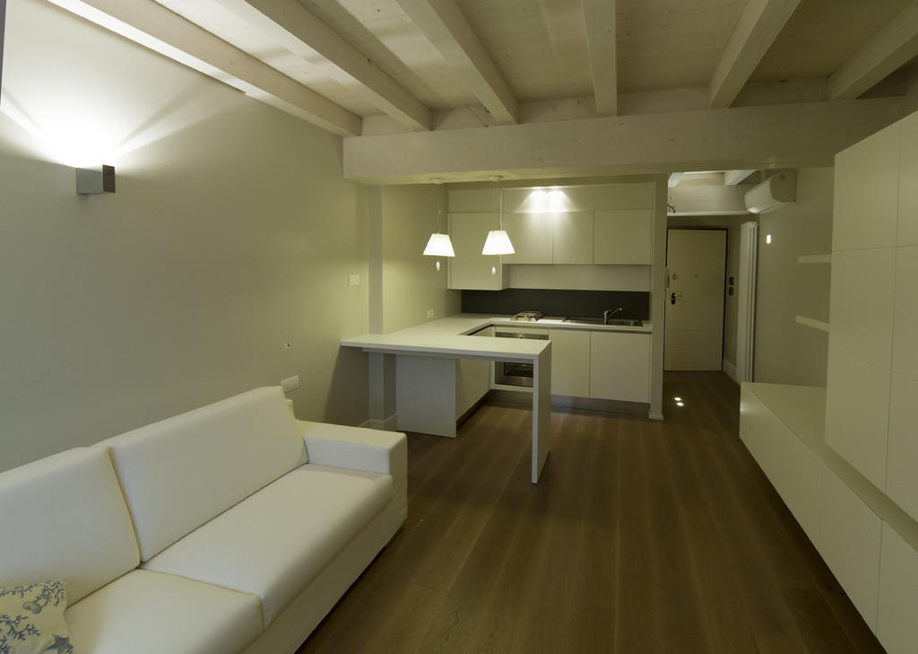 Ferienwohnung La Casa Del Porto Lovere Zimmer foto