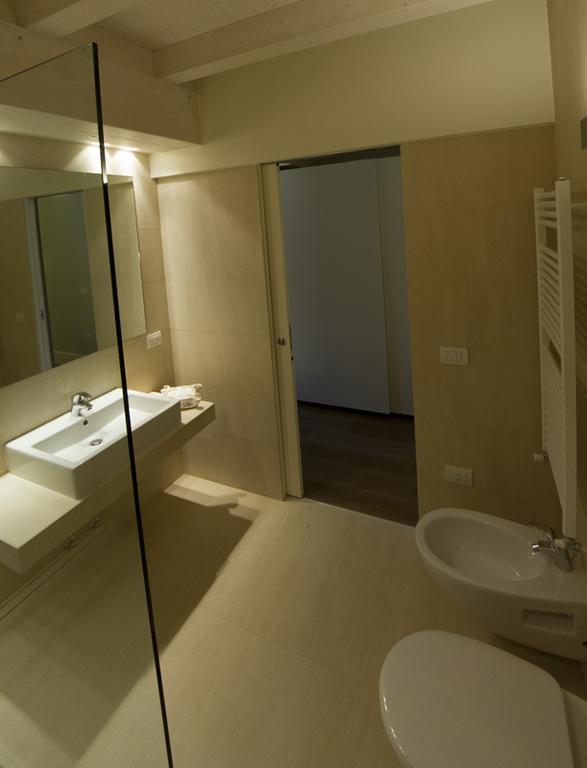 Ferienwohnung La Casa Del Porto Lovere Zimmer foto